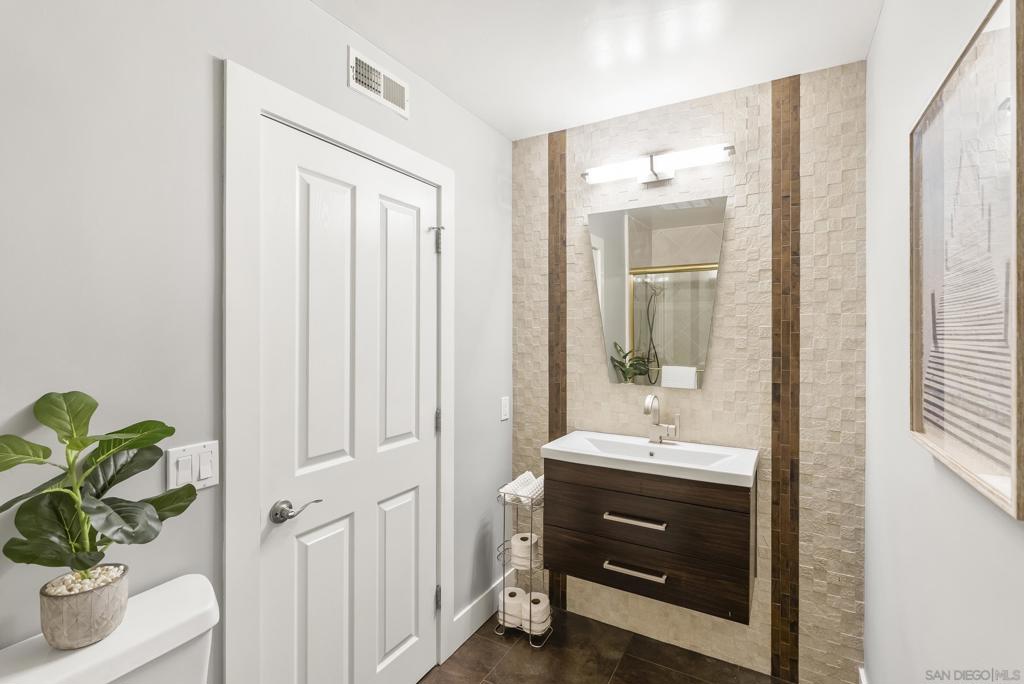 MLS #250036345SD img 35