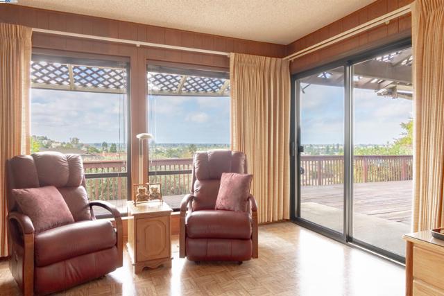 2177 Hillside Cir, San Leandro CA: https://media.crmls.org/mediaz/e8e3fe4a-8aa3-4c89-9a91-a05b1bef4fc4.jpg