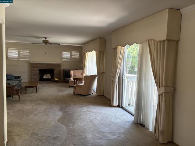 3041 Concord Blvd, Concord CA: https://media.crmls.org/mediaz/e8e4bf67-bed7-4b29-a323-4a6d3c4ff83a.jpg