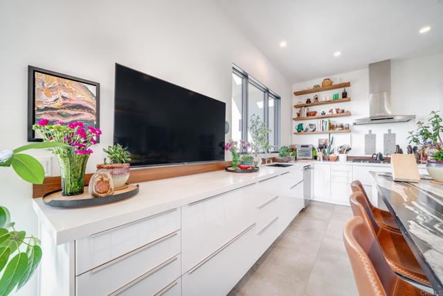 403 Black Canyon Place, Ramona CA: https://media.crmls.org/mediaz/e8e4ebf8-1a6d-4dbf-88f4-9aa2001d6e5a.jpg