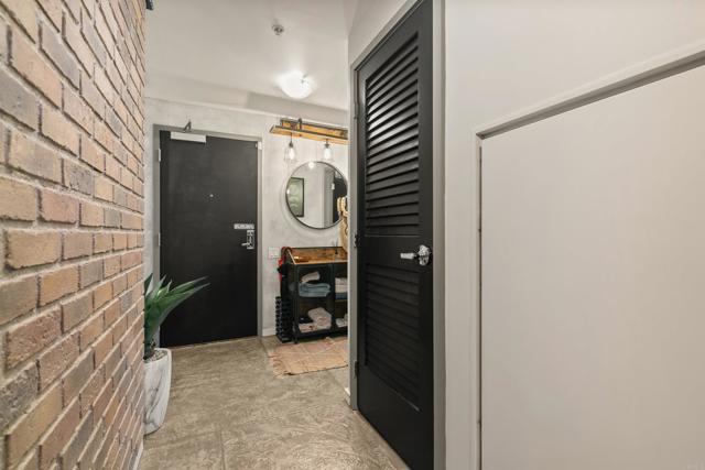 350 11Th Avenue, San Diego CA: https://media.crmls.org/mediaz/e8e517ed-0c6d-4792-990e-f1fffeb8418c.jpg