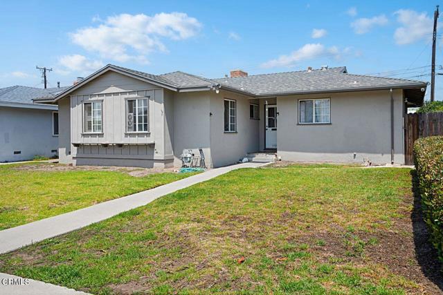 1127 Douglas Avenue, Oxnard CA: https://media.crmls.org/mediaz/e8e567e8-5b57-454f-bae2-be4e429cf708.jpg