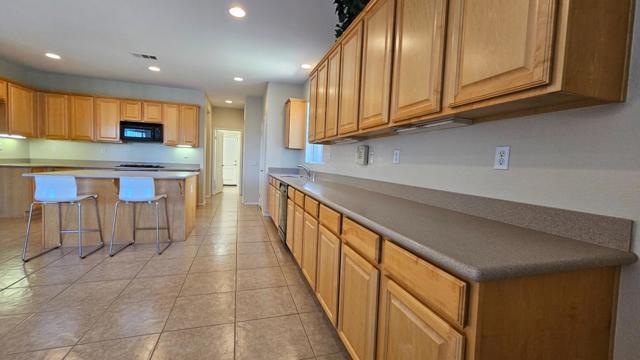 13416 Silver Stirrup Drive, Corona CA: https://media.crmls.org/mediaz/e8e5a687-b044-4322-85c5-7f7dd6e426eb.jpg