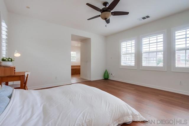 15655 Paseo Montenero, San Diego CA: https://media.crmls.org/mediaz/e8e5b206-2d07-4302-828f-28398acb2a9e.jpg