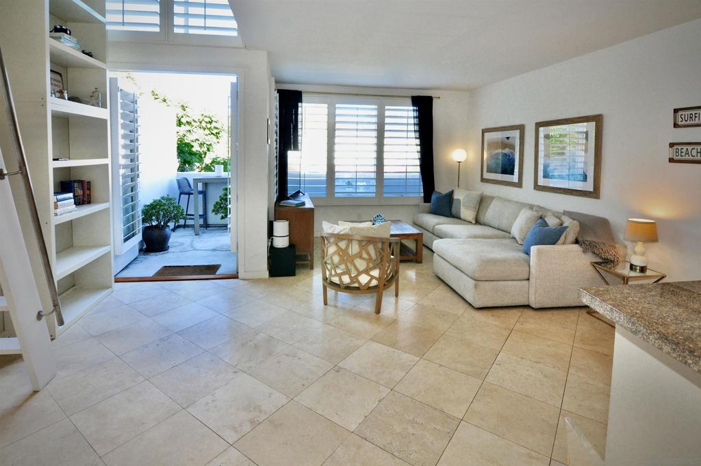 5490 La Jolla Blvd - photo 3
