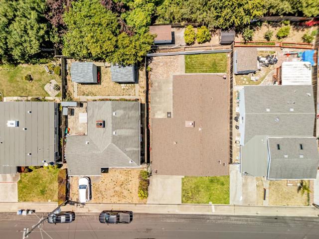 921 Newman Drive, South San Francisco CA: https://media.crmls.org/mediaz/e8e62791-bf48-41eb-9a04-36ff32b7da00.jpg