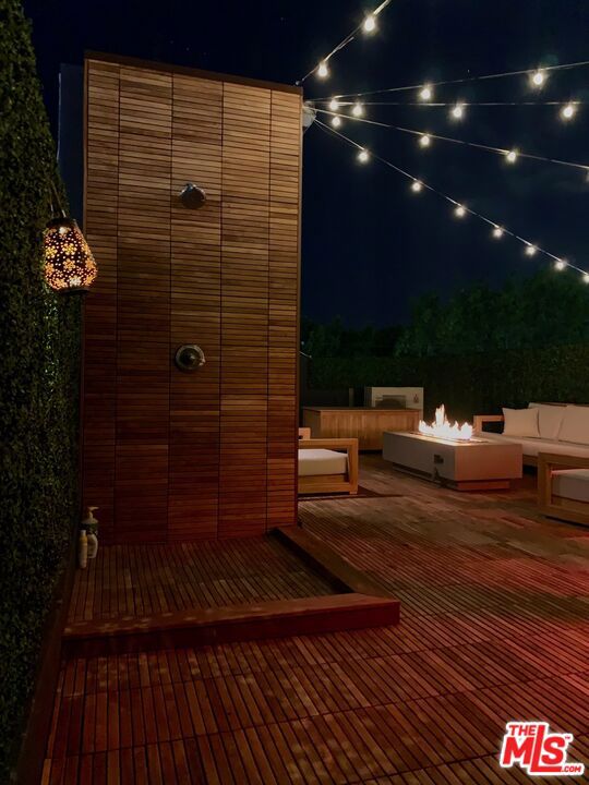 2515 Lincoln Boulevard, Venice CA: https://media.crmls.org/mediaz/e8e67b71-bc68-4b73-950d-3efa6dd606ae.jpg