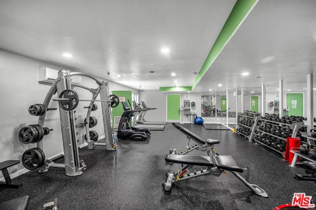 7765 W 91st Street, Playa del Rey CA: https://media.crmls.org/mediaz/e8e7e2b5-f588-4586-9ab4-ce83cfcad60f.jpg