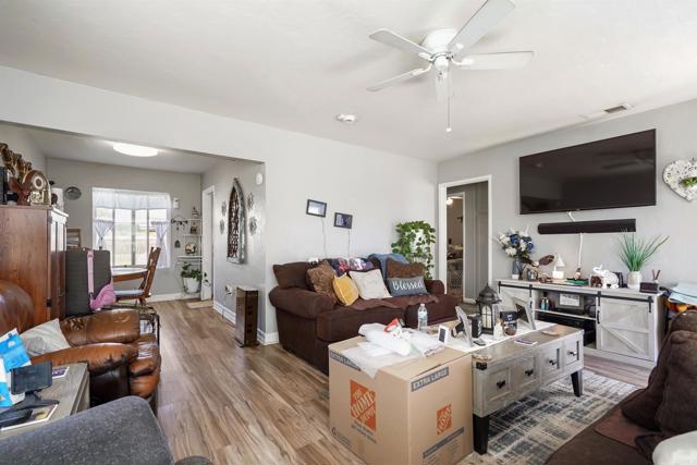 Detail Gallery Image 4 of 10 For 5612 Gables Street, –,  CA 92139 - 2 Beds | 1 Baths