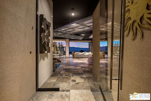 25 Sierra Vista Drive, Rancho Mirage CA: https://media.crmls.org/mediaz/e8e8461e-55b0-4050-bfe8-8ded8a507db7.jpg