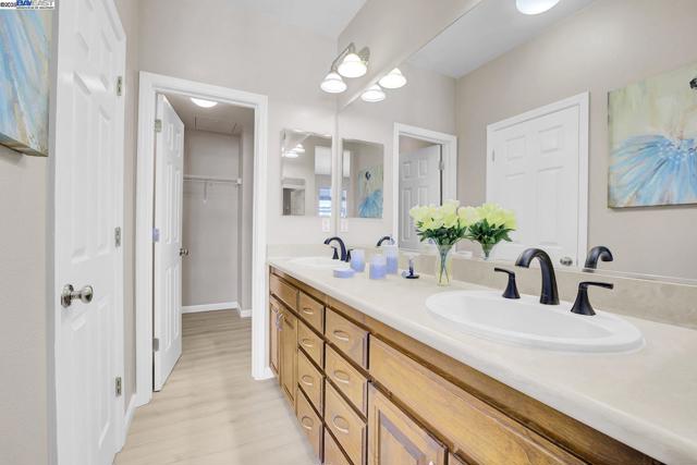 40702 Greystone Ter, Fremont CA: https://media.crmls.org/mediaz/e8e8f545-0498-4b87-9713-51375be562d9.jpg