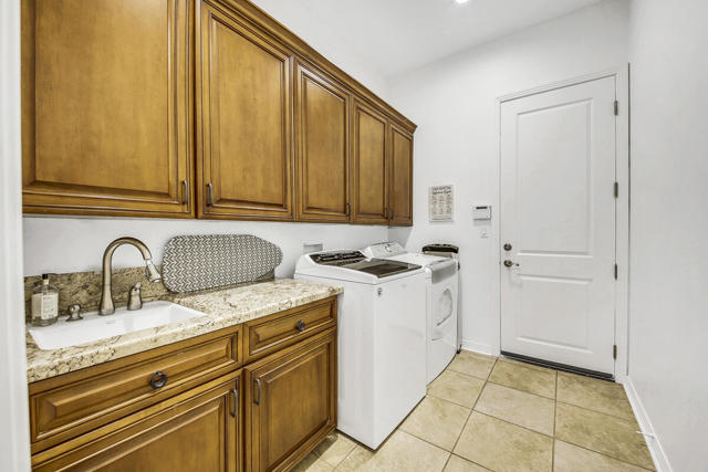 48749 Renewal Street, Indio CA: https://media.crmls.org/mediaz/e8e9136e-0a5c-4262-8968-1b3e0ce53f53.jpg