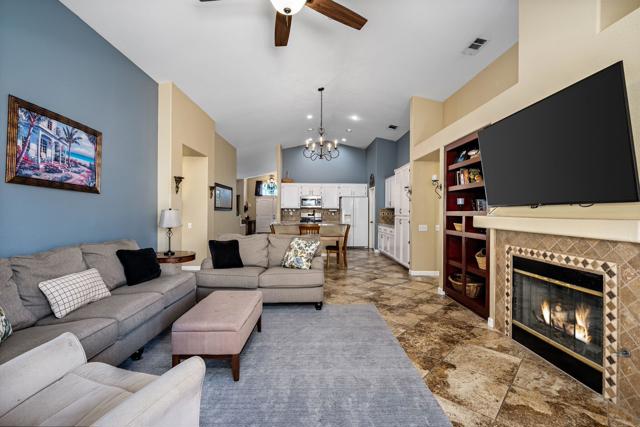 45315 Coldbrook Lane, La Quinta CA: https://media.crmls.org/mediaz/e8e9280e-2c9f-4dfc-8fed-977fedd0d07e.jpg