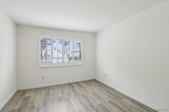 10263 Caminito Toronjo, San Diego CA: https://media.crmls.org/mediaz/e8e99439-7d4e-4057-8b22-e225041f46f8.jpg