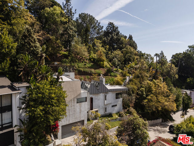 7017 Senalda Road, Los Angeles CA: https://media.crmls.org/mediaz/e8ea1ba4-15ab-422c-ad44-0230134b0c62.jpg