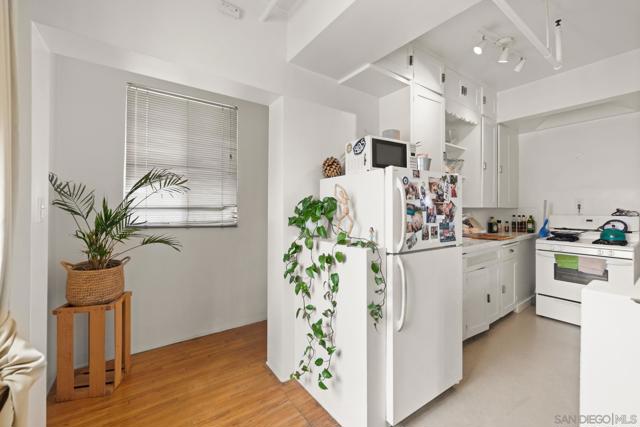 Image 23 of 27 For 950 9th Ave  