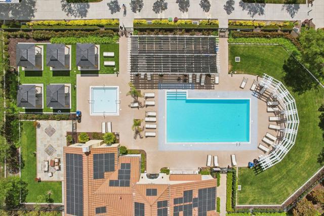 3454 Cinnamon Ridge Rd, San Ramon CA: https://media.crmls.org/mediaz/e8eb418e-babf-4009-a8a3-358684d24b87.jpg