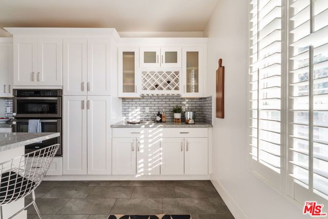 4925 Wilshire Boulevard, Los Angeles CA: https://media.crmls.org/mediaz/e8eba2c3-78d2-4cc6-83d4-4777067e524f.jpg