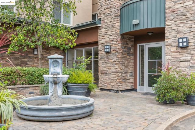 1310 Creekside Dr, Walnut Creek CA: https://media.crmls.org/mediaz/e8ebada7-e41c-4fd2-b1ad-7c889cc856ed.jpg
