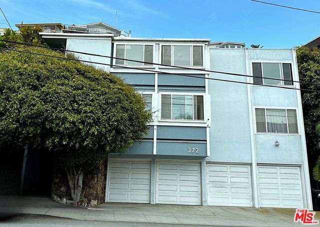 372 Pershing Drive, Playa del Rey, California 90293, ,Multi-Family,For Sale,Pershing,25485953
