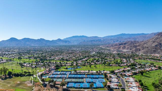 133 Torremolinos Drive, Rancho Mirage CA: https://media.crmls.org/mediaz/e8ec9a0f-5682-4ba8-8684-3e39f72f7589.jpg