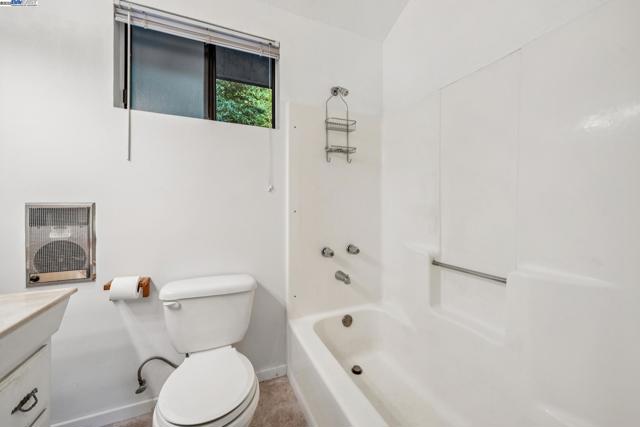 7171 HOMEWOOD DRIVE, Oakland CA: https://media.crmls.org/mediaz/e8eca3d8-d4ca-44ef-b325-e694c6d7cf82.jpg