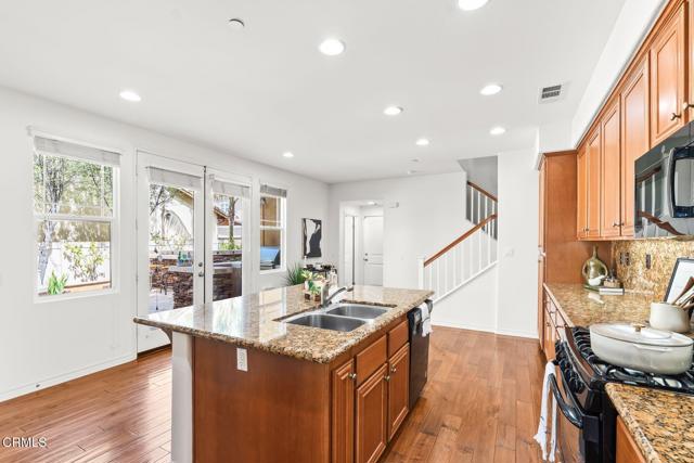 Detail Gallery Image 22 of 65 For 8240 Silver Cir, Ventura,  CA 93004 - 3 Beds | 2/1 Baths