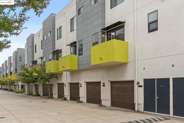 1405 Wood Street, Oakland CA: https://media.crmls.org/mediaz/e8ed8dcb-a632-4298-8010-d59403c51534.jpg