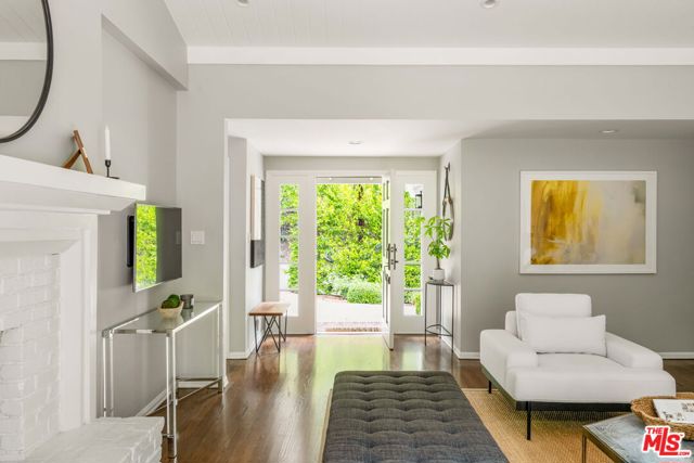 4071 Mandeville Canyon Road, Los Angeles CA: https://media.crmls.org/mediaz/e8edd0cd-98ac-4ad9-b5a9-d8a2bf04db21.jpg