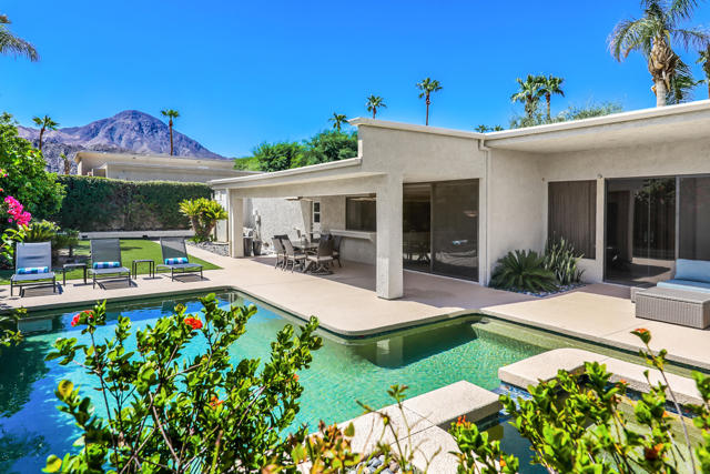 45550 Navajo Road, Indian Wells CA: https://media.crmls.org/mediaz/e8eebd84-ae49-4db4-afb8-7b04673caf7b.jpg