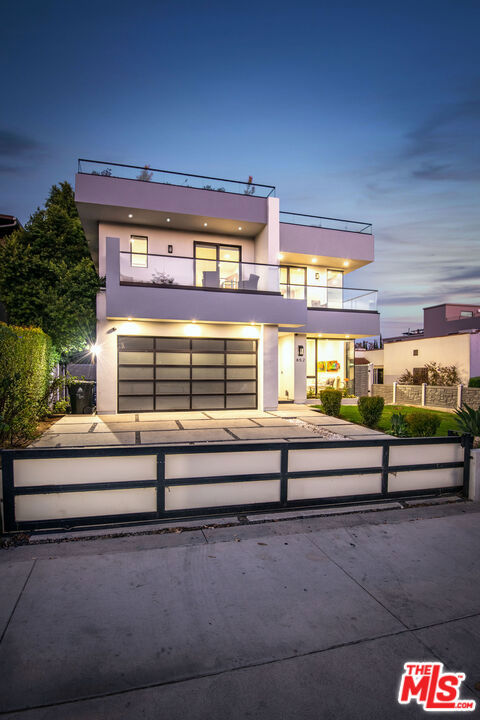 852 VISTA Street, Los Angeles, California 90046, 5 Bedrooms Bedrooms, ,5 BathroomsBathrooms,Single Family Residence,For Sale,VISTA,25496867