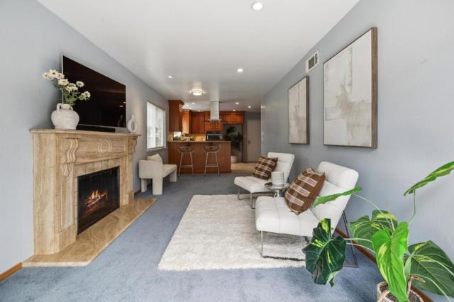 858 Chrysopolis Drive, Foster City CA: https://media.crmls.org/mediaz/e8efe970-6f89-415f-aa64-ecc01c953f15.jpg