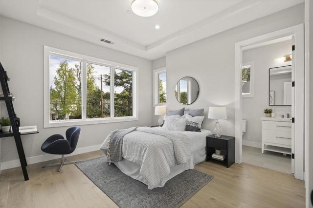 1303 American Way, Menlo Park CA: https://media.crmls.org/mediaz/e8eff79b-e452-4122-893e-f7865d717872.jpg