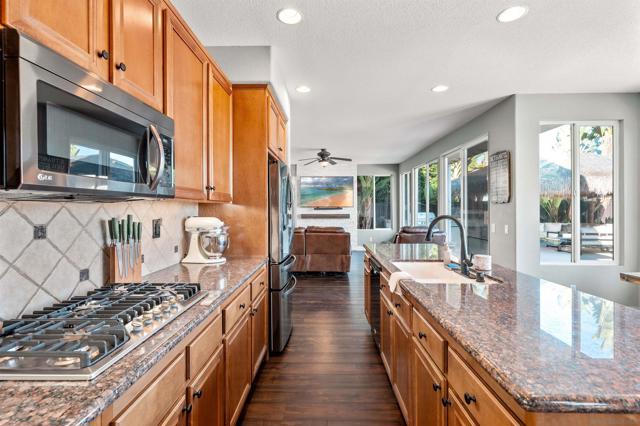 1833 Magnolia Court, California 92054, 5 Bedrooms Bedrooms, ,3 BathroomsBathrooms,Single Family Residence,For Sale,Magnolia Court,250039306SD