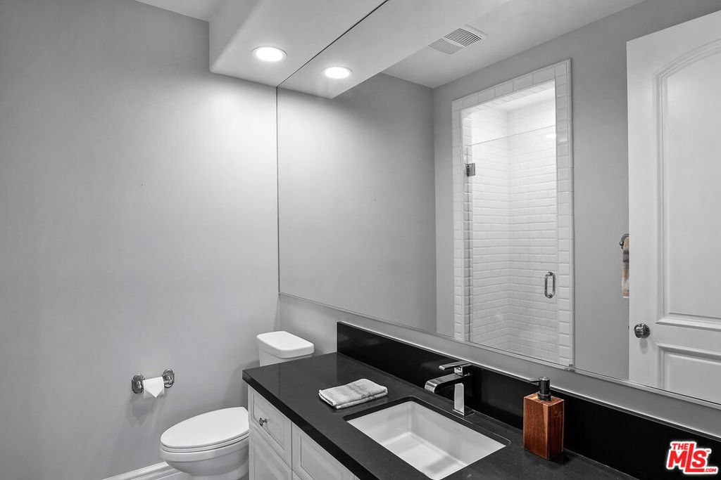3685 Benedict Canyon LaneSherman Oaks img 17