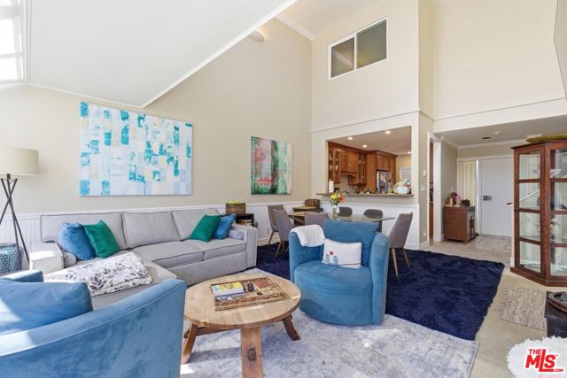 240 The, Redondo Beach CA: https://media.crmls.org/mediaz/e8f04fa8-ce05-445b-81ae-c1b602be8a51.jpg