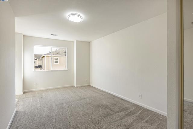 Image 17 of 34 For 20363 Royal Ave