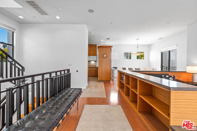 12936 Discovery, Los Angeles CA: https://media.crmls.org/mediaz/e8f1b02f-5969-4862-b1df-6c651d5ff43c.jpg