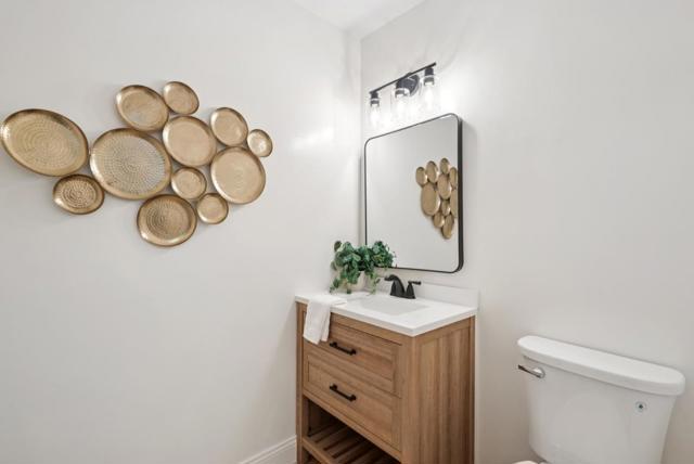 1501 De Anza Boulevard, San Mateo CA: https://media.crmls.org/mediaz/e8f1f608-49cf-4630-a503-ba1697a5b49e.jpg