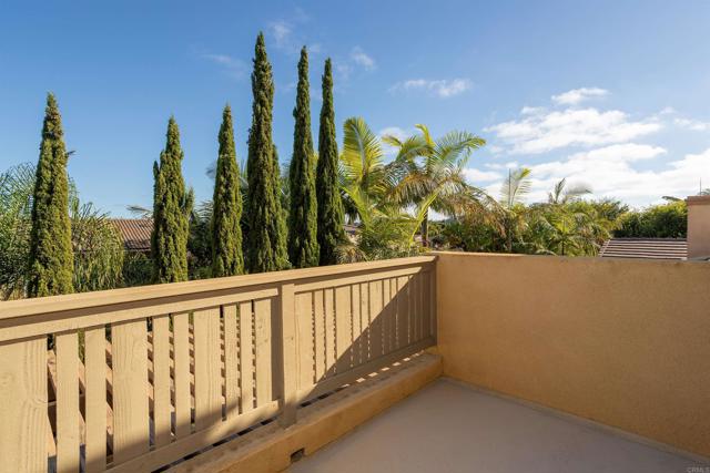 3753 Bergen Peak Place, Carlsbad CA: https://media.crmls.org/mediaz/e8f2eeeb-8d55-4249-bbf9-fc1a042064cc.jpg