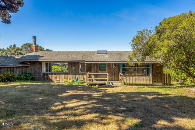 16920 Ocean Drive, Fort Bragg CA: https://media.crmls.org/mediaz/e8f34090-fa37-4f36-82a3-0a0846f41d04.jpg
