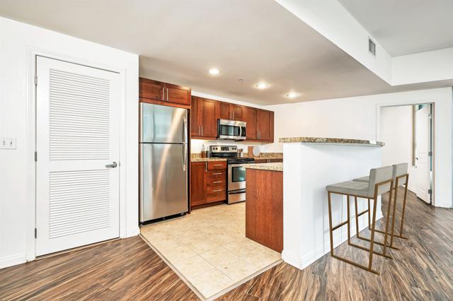 253 10th Ave, San Diego CA: https://media.crmls.org/mediaz/e8f353e2-9c6a-47a3-a8fe-82d87c344106.jpg