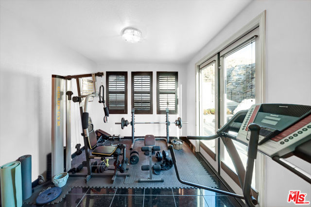 15624 Derrico Lane, Canyon Country CA: https://media.crmls.org/mediaz/e8f3c090-181b-44d0-8d5e-26eaa878f55c.jpg
