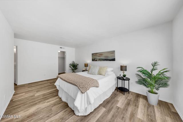224 Oakleaf Drive, Thousand Oaks CA: https://media.crmls.org/mediaz/e8f3c37b-21e7-4946-afe0-9716a4c9d865.jpg