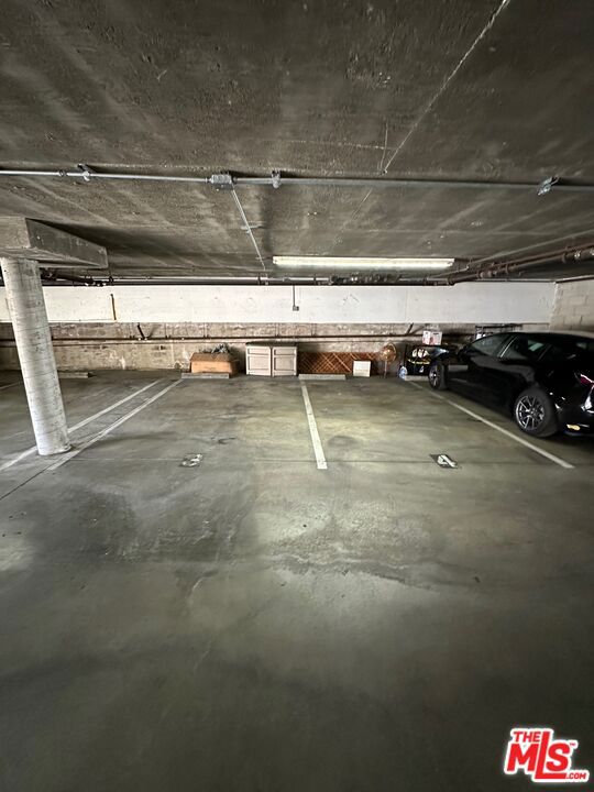 https://media.crmls.org/mediaz/e8f3eb33-c089-4a34-b591-fd1dc92e9ac2.jpg?preset=X-Large