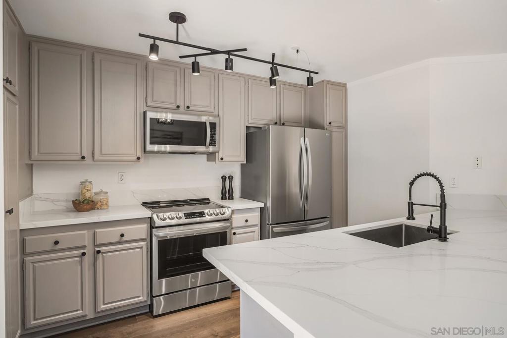 7980 Sevan Ct - photo 13