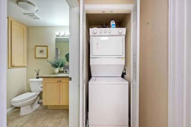 2400 5th Avenue 225, San Diego CA: https://media.crmls.org/mediaz/e8f4a1ac-4a0e-43e4-9722-c69882cc9429.jpg