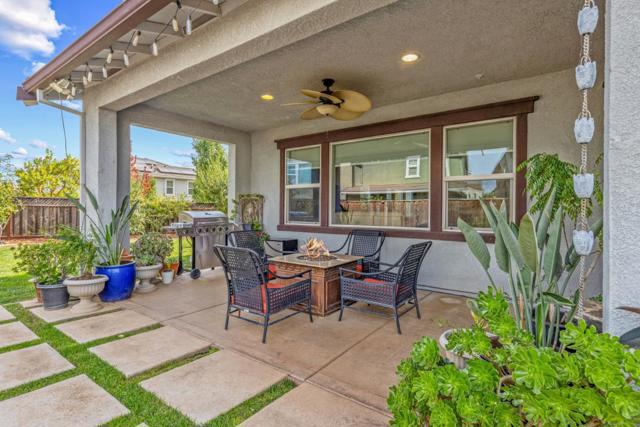 1145 Oak Brook Way, Gilroy CA: https://media.crmls.org/mediaz/e8f51b4e-20ee-4b12-a73c-0975c6e7c9a3.jpg