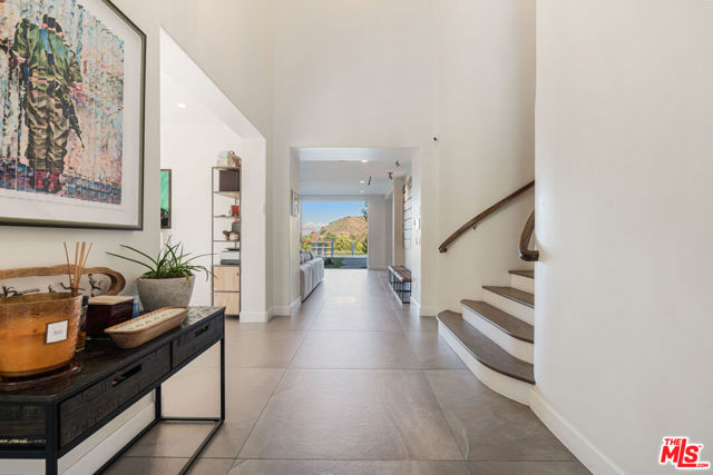 6 Bed Home for Sale in Calabasas, California