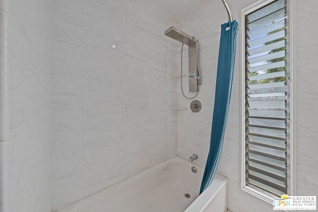 38613 Paradise Way, Cathedral City CA: https://media.crmls.org/mediaz/e8f5dbbb-b480-4974-b079-cb7fd78b691a.jpg